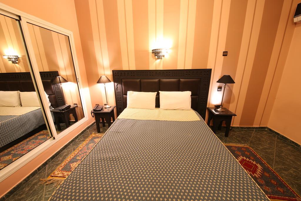 Hotel Akouas Мекнес Экстерьер фото
